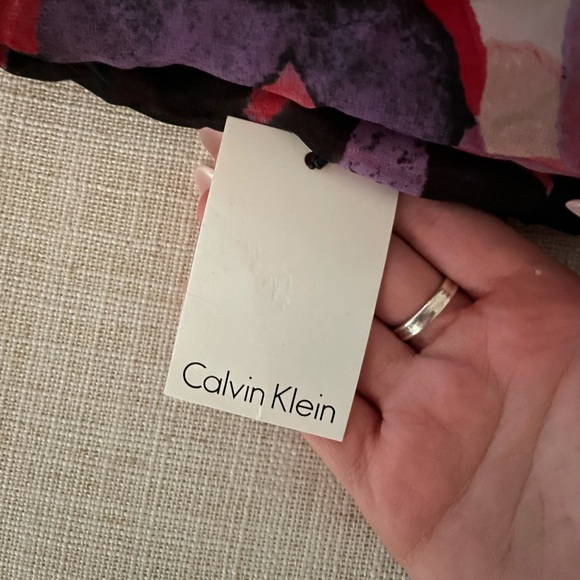 CALVIN KLEIN RED & PURPLE FLOWY SCARF! - Picture 2 of 2